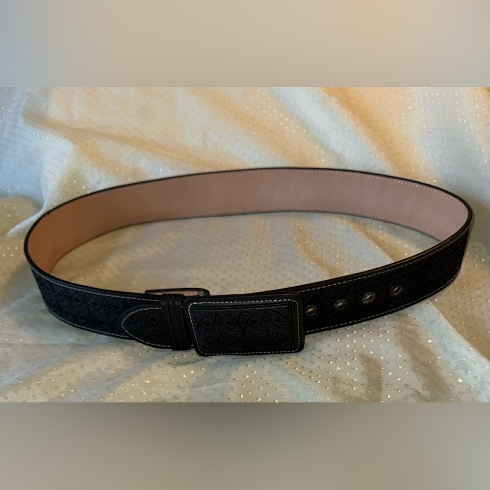 YAC Leather & Silk Embroidered Designer Belt Size 40
READ description